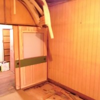 高殿　雨漏り